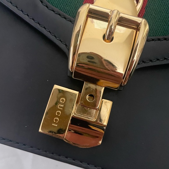 Authentic Sylvie Mini Gucci Bag - Picture 2 of 15